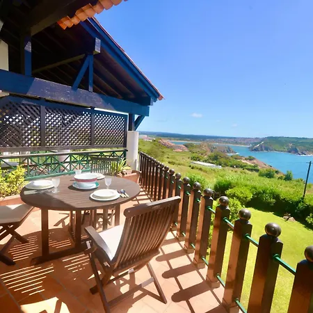 Blue - In Complex With 3 Pools Daire